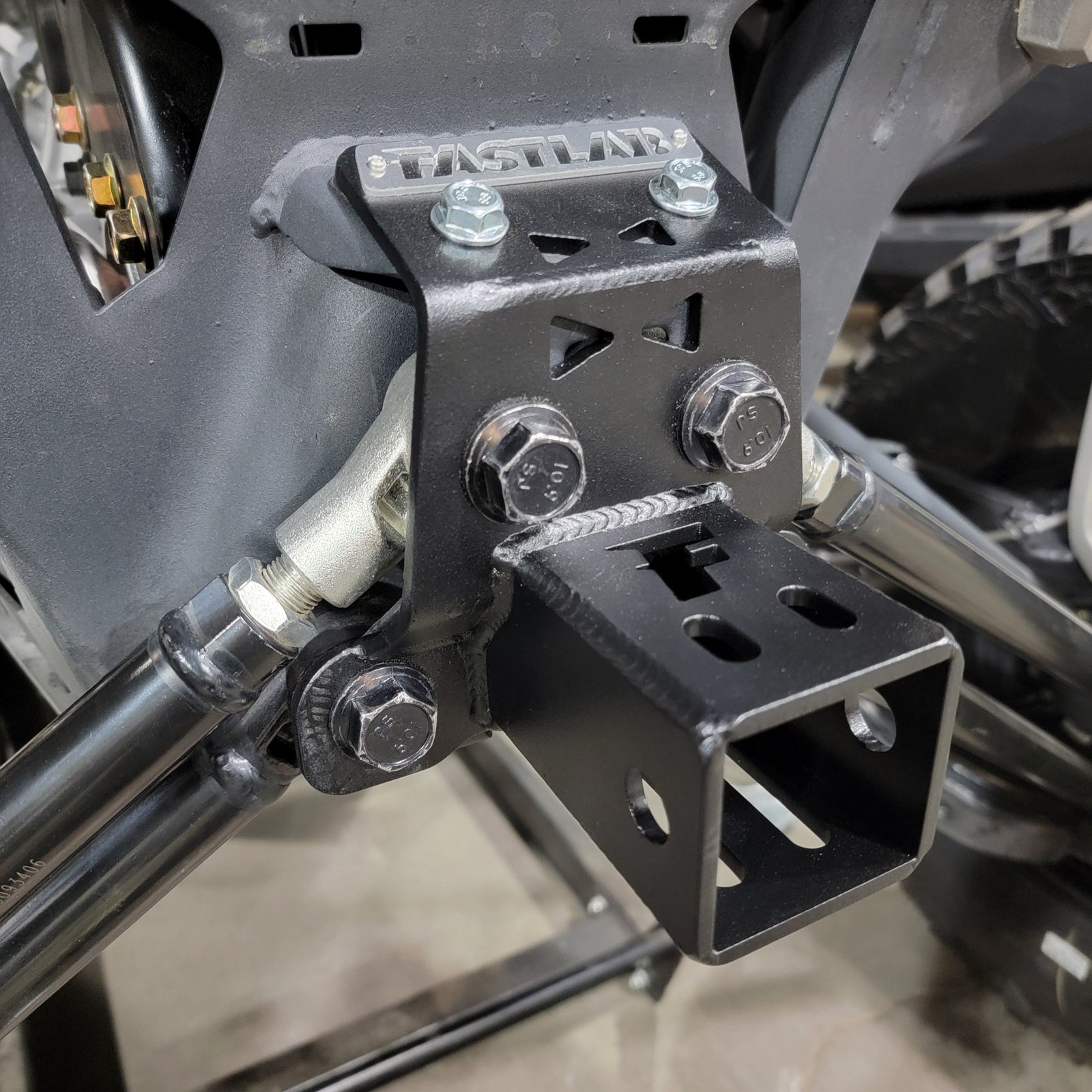 FastLab Can-am Maverick R Hitch Pull Plate-X3 SUSPENSION-FastLab UTV-BLACK-Black Market UTV