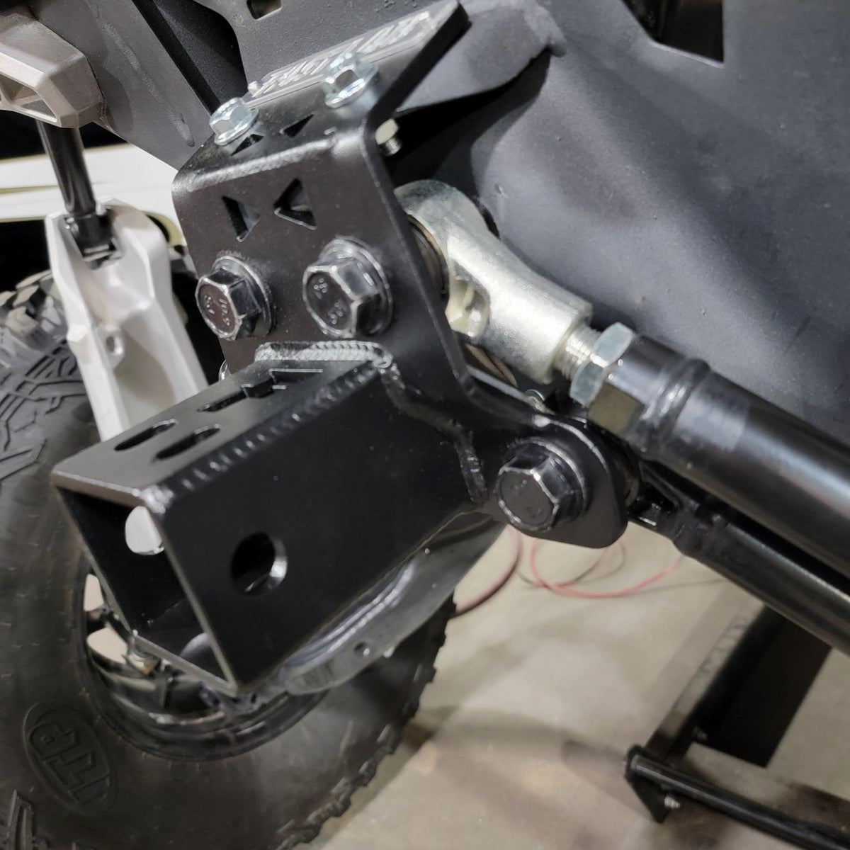 FastLab Can-am Maverick R Hitch Pull Plate-X3 SUSPENSION-FastLab UTV-BLACK-Black Market UTV